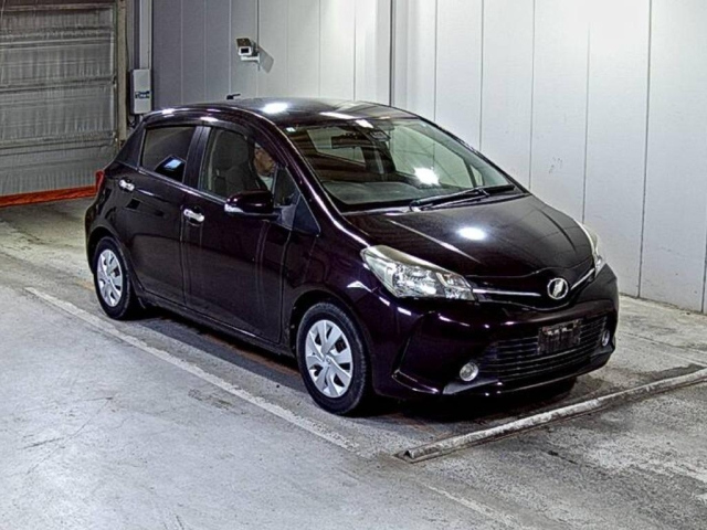 TOYOTA VITZ — фото
