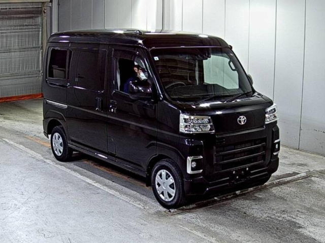 TOYOTA PIXIS — фото