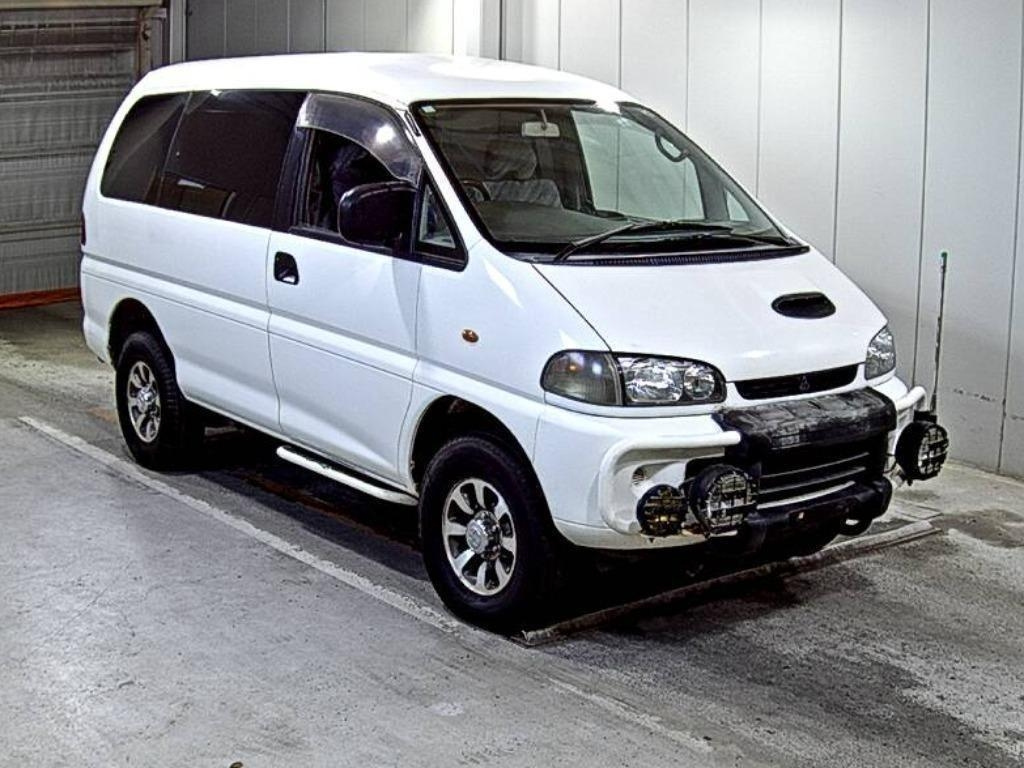 MITSUBISHI DELICA — фото