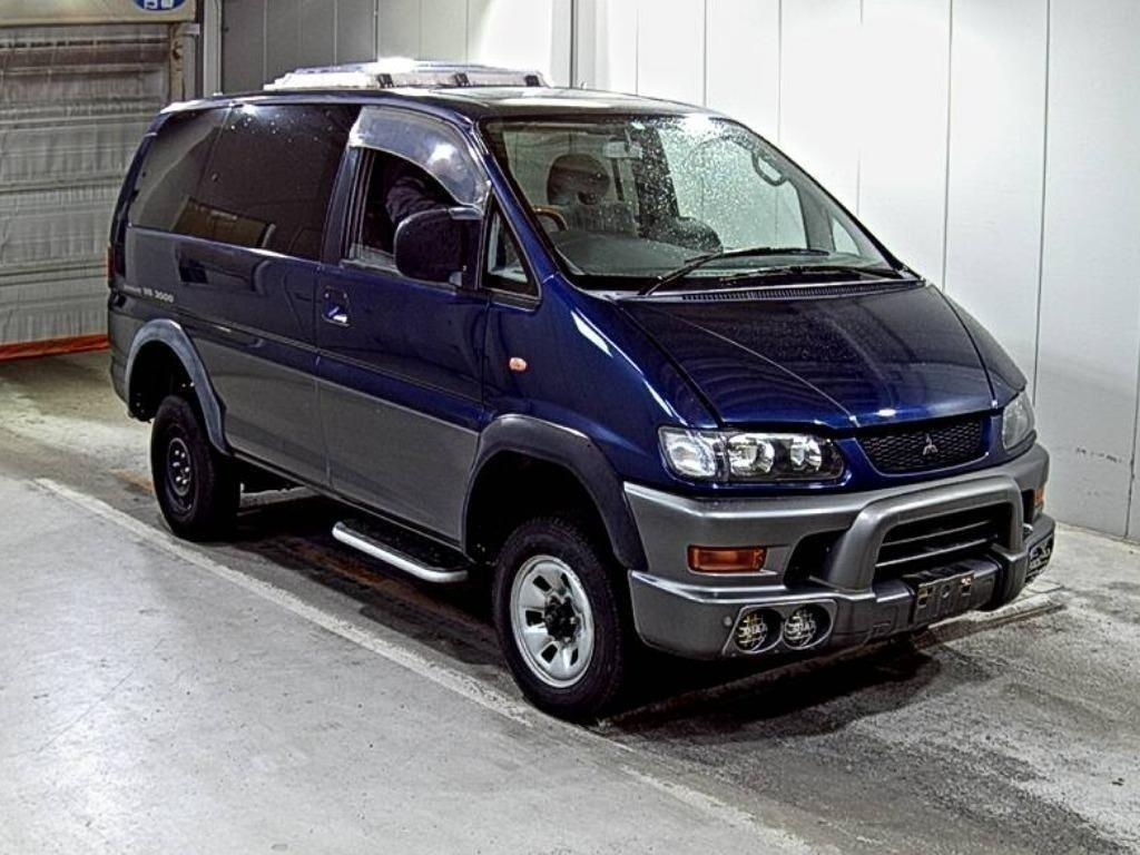 MITSUBISHI DELICA — фото