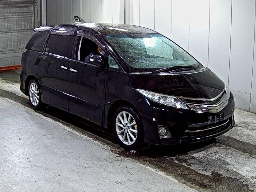 TOYOTA ESTIMA — фото