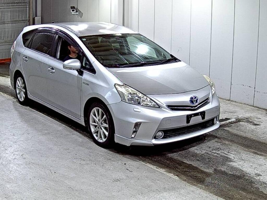 TOYOTA PRIUS — фото