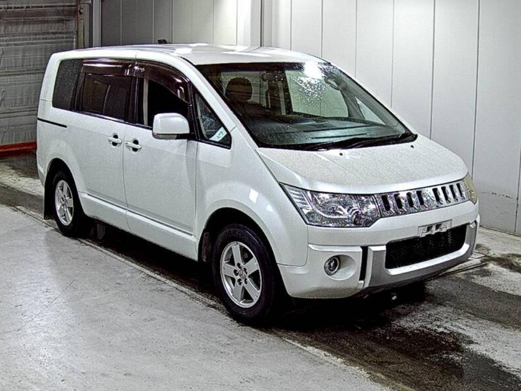 MITSUBISHI DELICA — фото