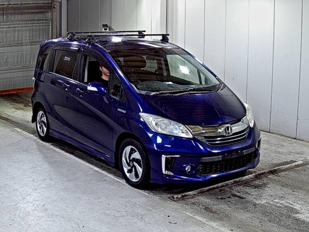 HONDA FREED — фото