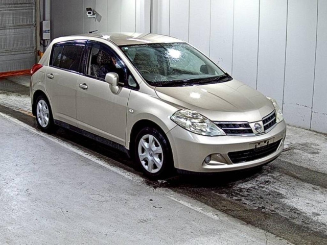 NISSAN TIIDA — фото