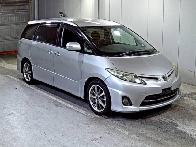 TOYOTA ESTIMA — фото