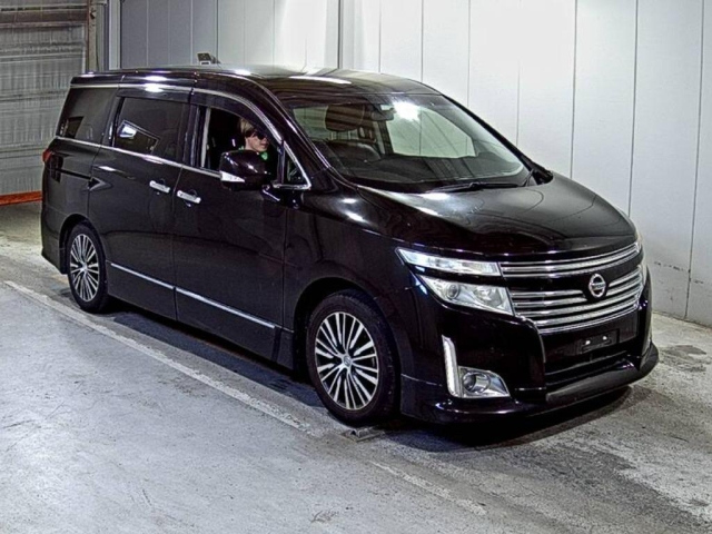 NISSAN ELGRAND — фото