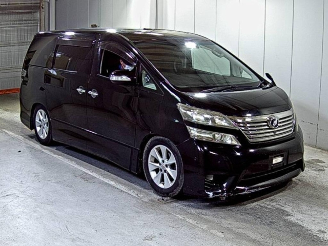TOYOTA VELLFIRE — фото