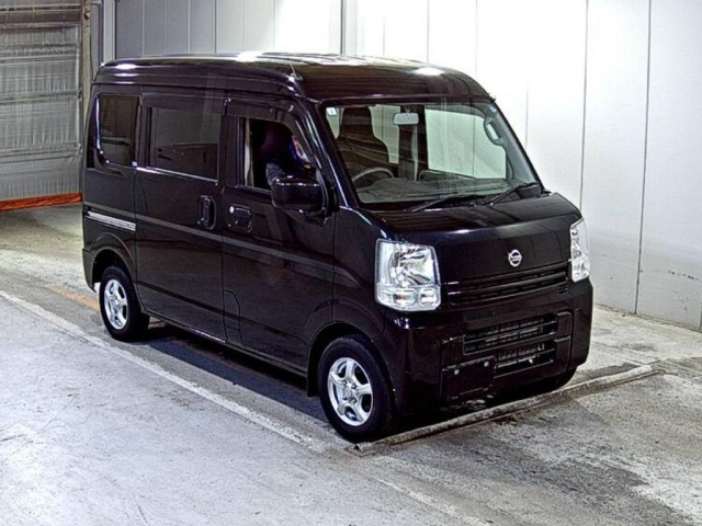 NISSAN CLIPPER — фото