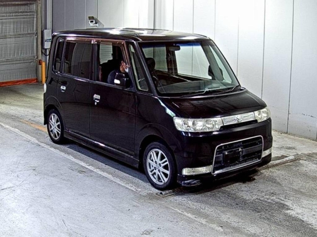 DAIHATSU TANTO — фото