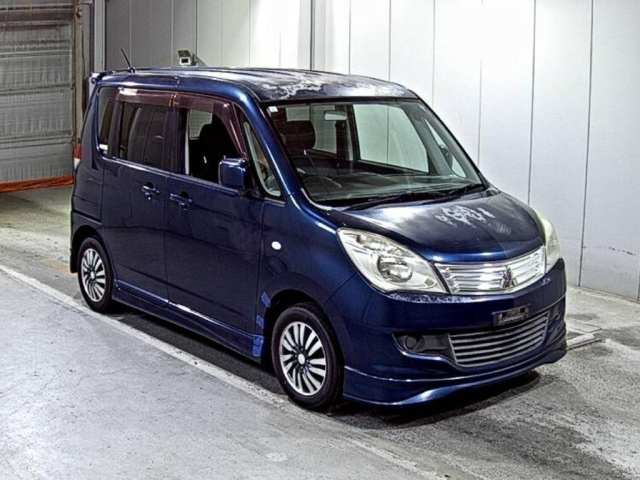 MITSUBISHI DELICA — фото