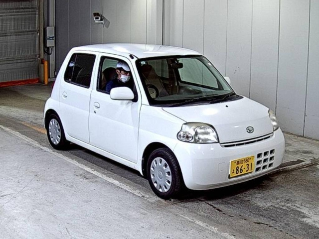 DAIHATSU ESSE — фото