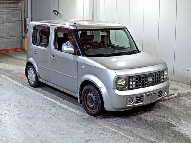 NISSAN CUBE — фото