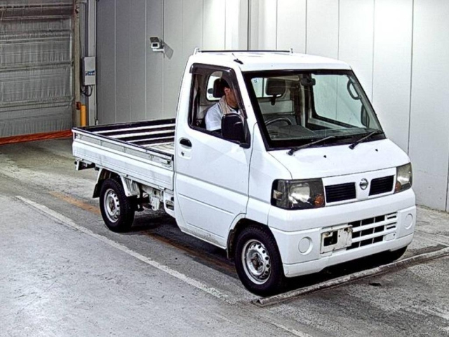 NISSAN CLIPPER — фото