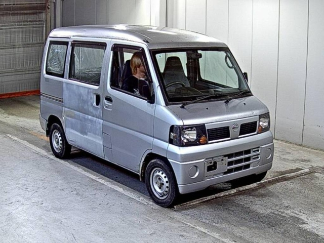 NISSAN CLIPPER — фото