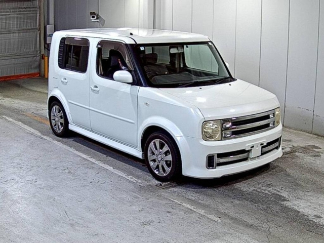 NISSAN CUBE — фото