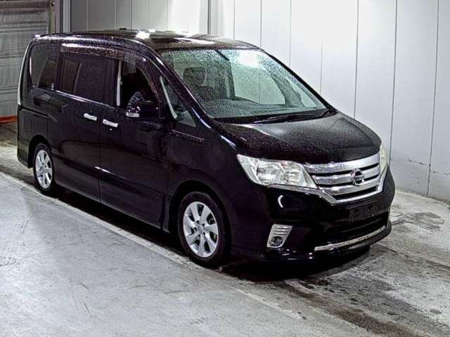 NISSAN SERENA — фото