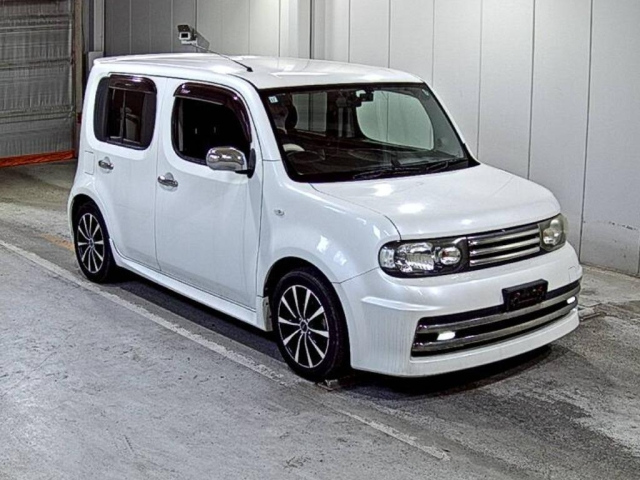 NISSAN CUBE — фото