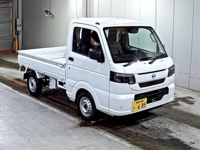 NISSAN CLIPPER — фото