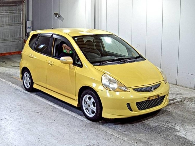 HONDA FIT — фото
