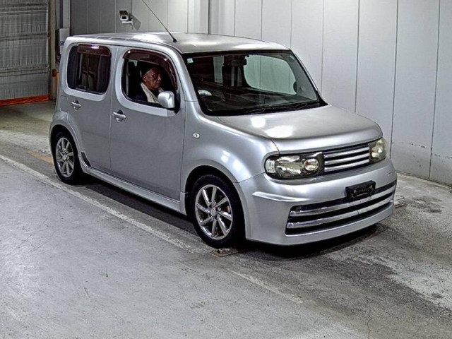 NISSAN CUBE — фото