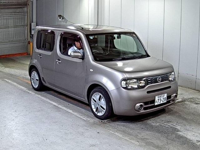 NISSAN CUBE — фото