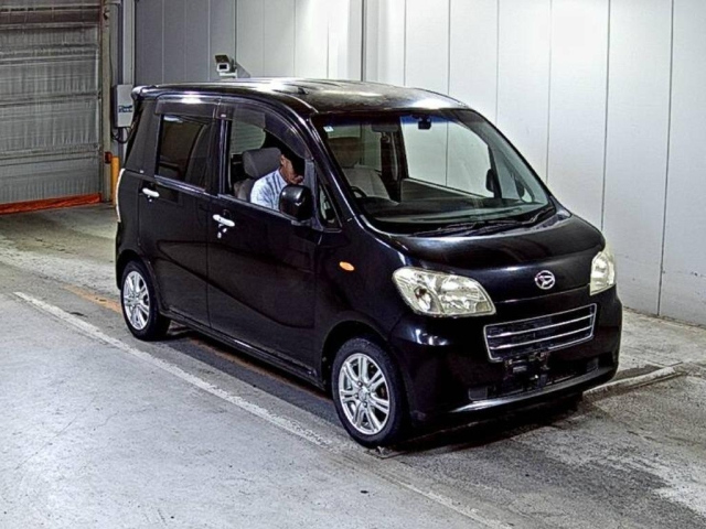 DAIHATSU TANTO — фото