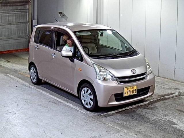 DAIHATSU MOVE — фото