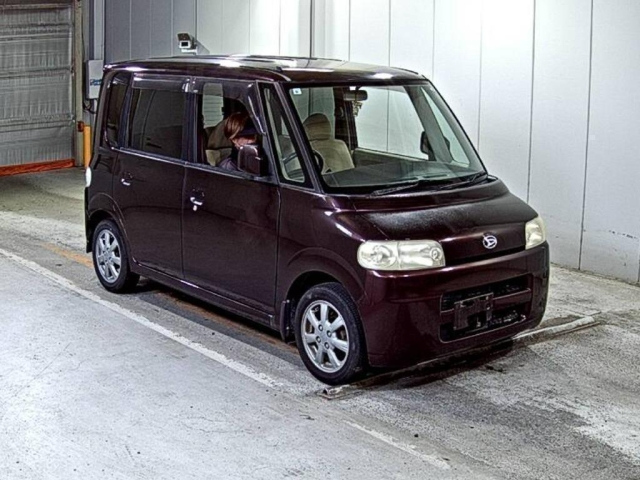 DAIHATSU TANTO — фото