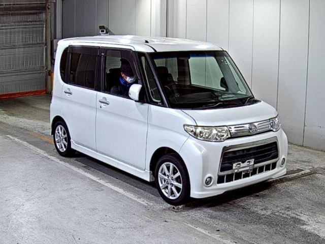 DAIHATSU TANTO — фото