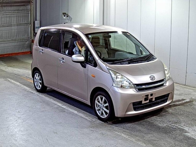 DAIHATSU MOVE — фото