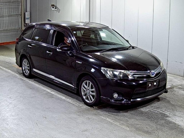 TOYOTA COROLLA — фото