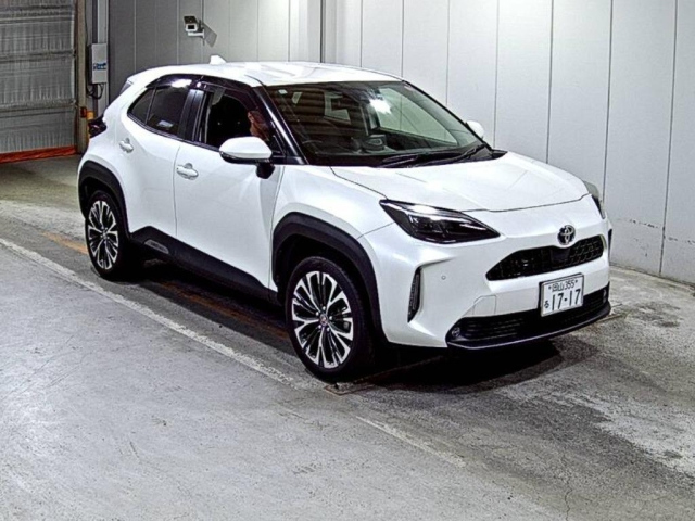 TOYOTA YARIS — фото