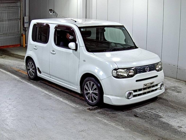 NISSAN CUBE — фото