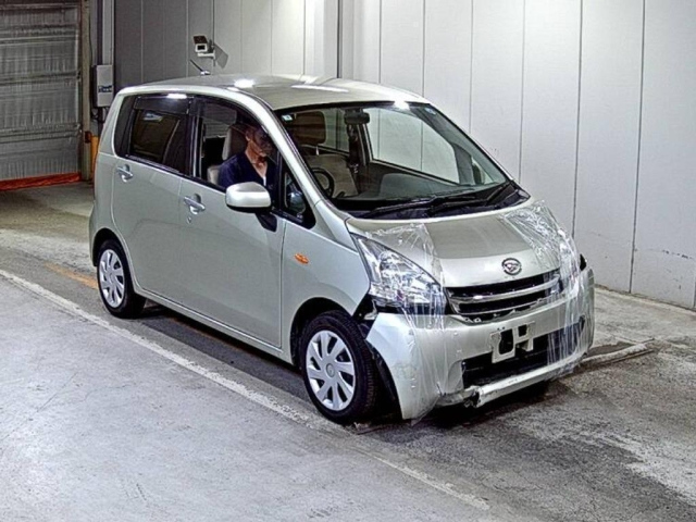 DAIHATSU MOVE — фото