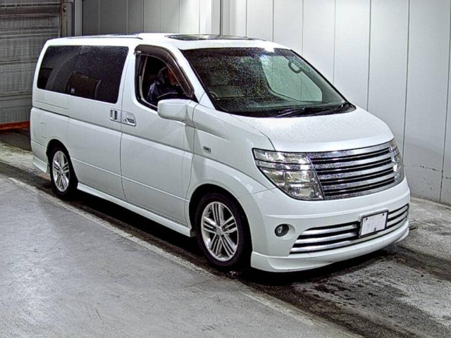 NISSAN ELGRAND — фото