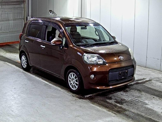 TOYOTA PORTE — фото