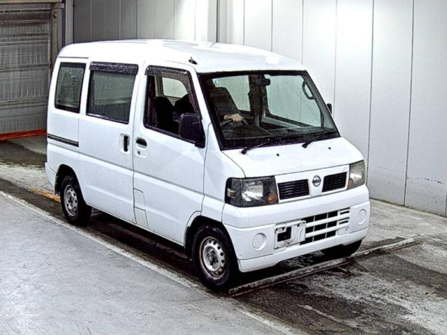 NISSAN CLIPPER — фото