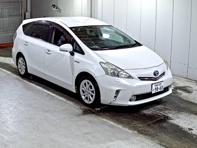 TOYOTA PRIUS — фото