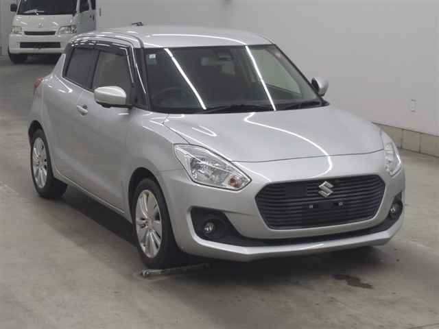 SUZUKI SWIFT — фото