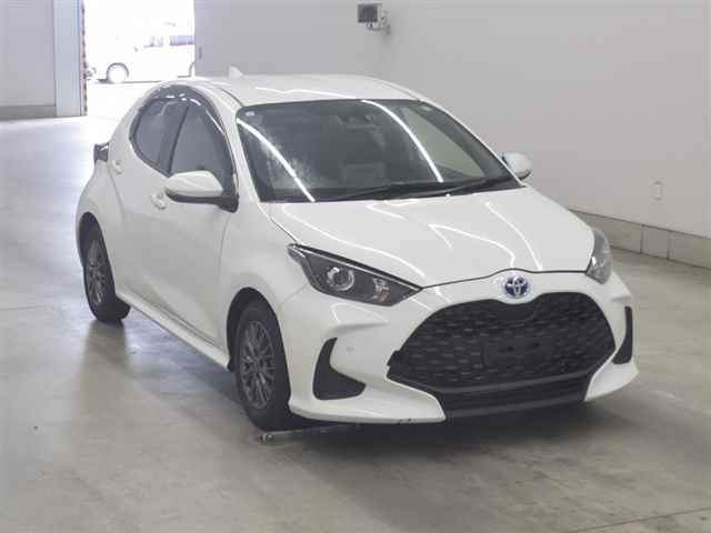TOYOTA YARIS — фото