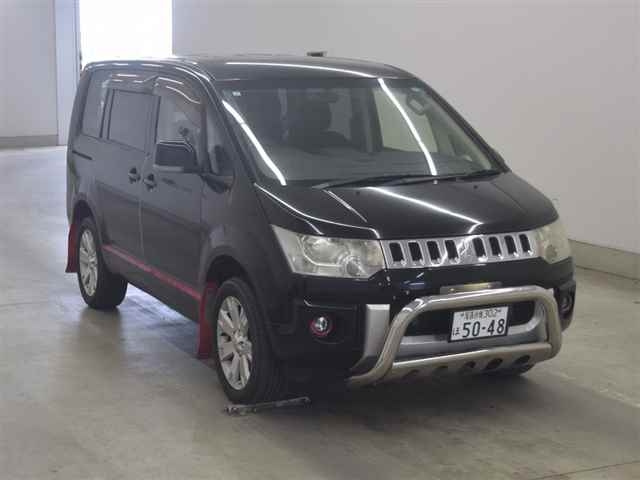 MITSUBISHI DELICA — фото
