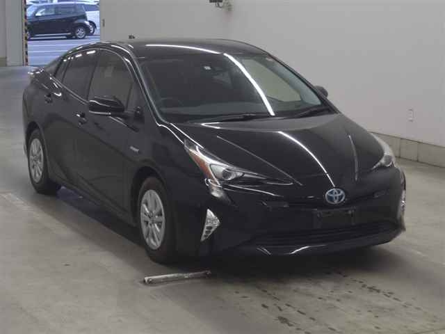 TOYOTA PRIUS — фото