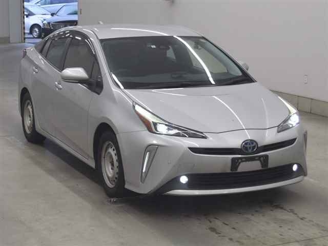 TOYOTA PRIUS — фото