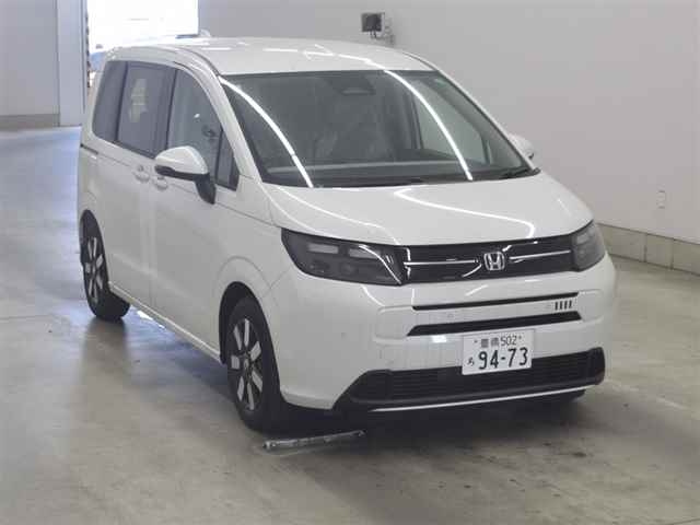 HONDA FREED — фото