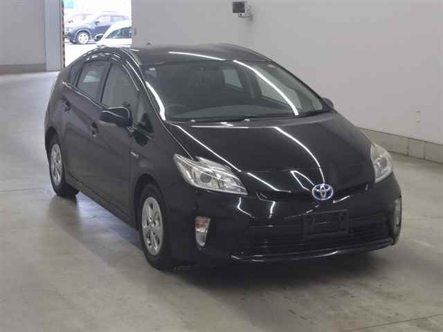 TOYOTA PRIUS — фото
