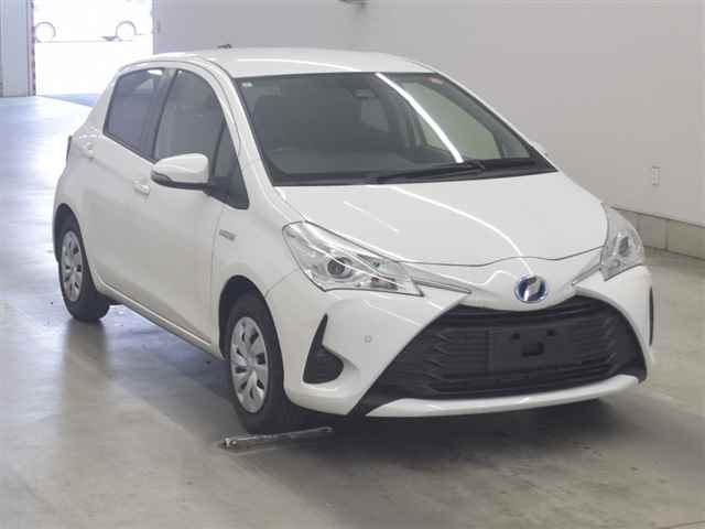 TOYOTA VITZ — фото