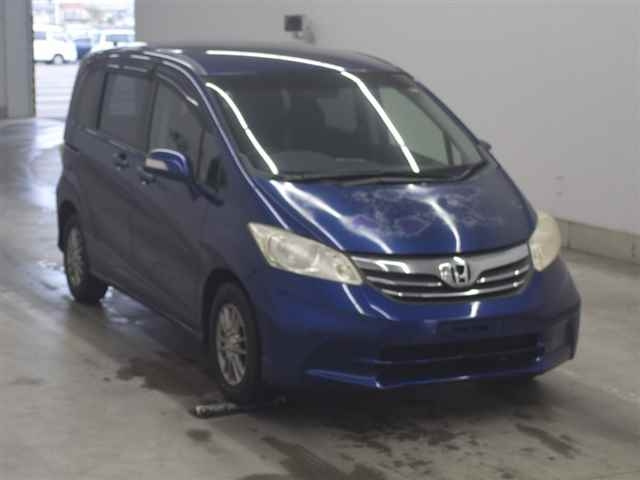 HONDA FREED — фото