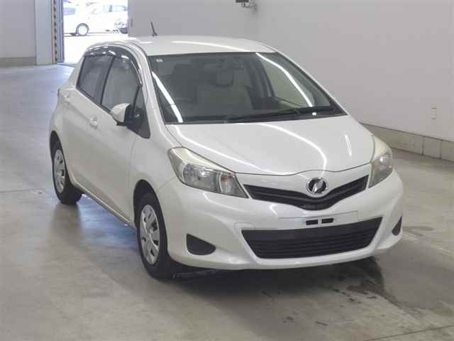 TOYOTA VITZ — фото
