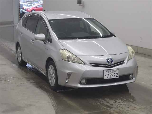 TOYOTA PRIUS — фото
